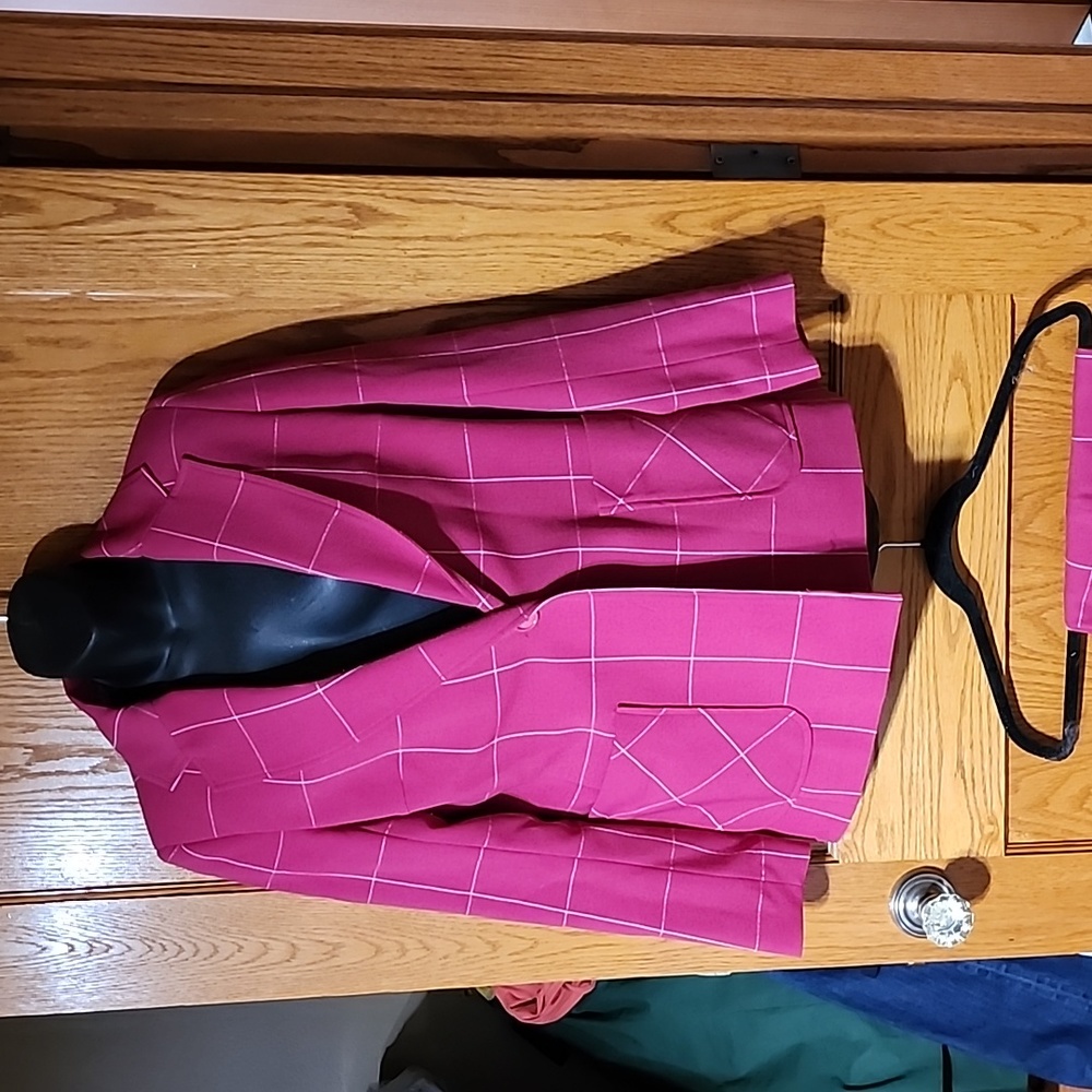 Brusnika suit size 8